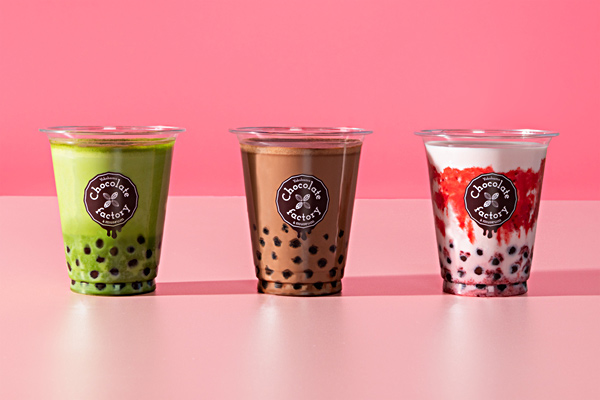 タピオカ抹茶ミルク　¥500(税別) タピオカチョコレートドリンク＜スイート＞　¥580(税別) タピオカいちごミルク　¥500(税別)