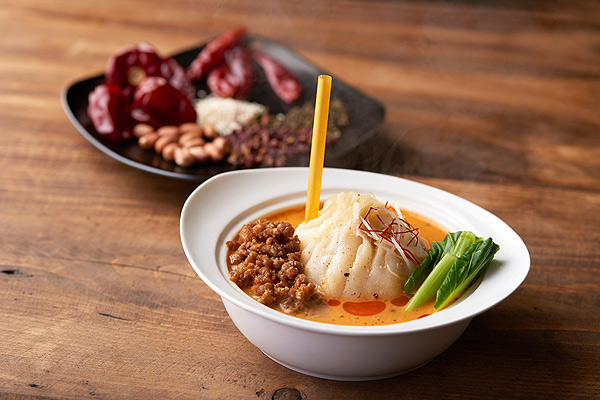 麻辣担担スープ大籠包